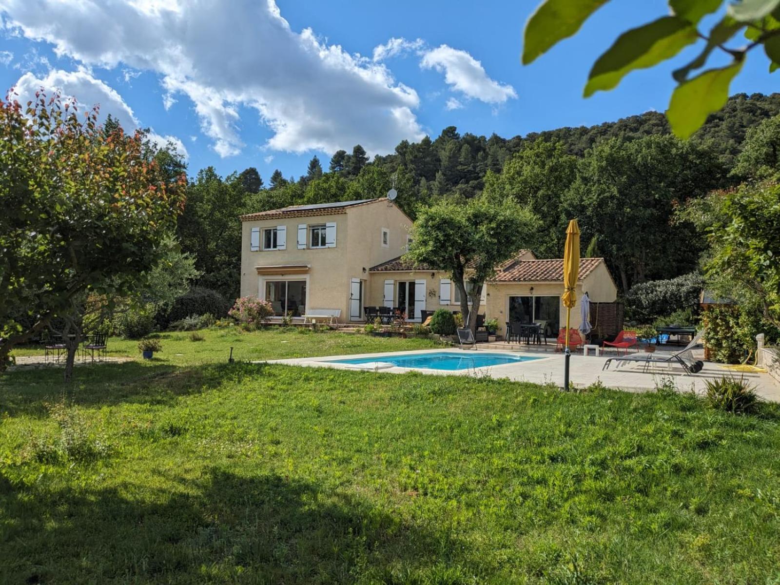 Villa Calme Avec Piscine A Greoux Zewnętrze zdjęcie