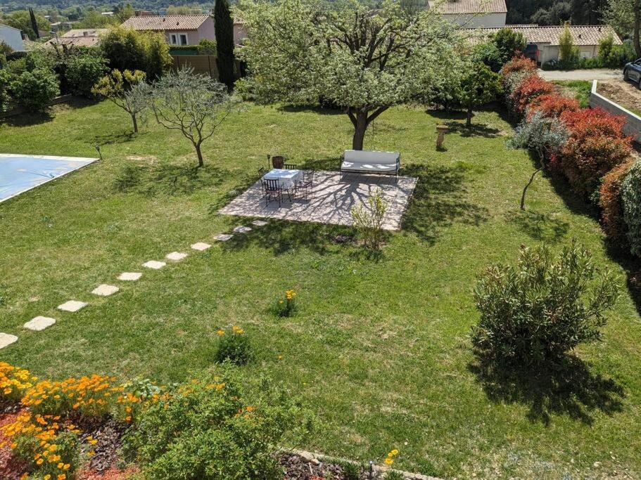 Villa Calme Avec Piscine A Greoux Zewnętrze zdjęcie