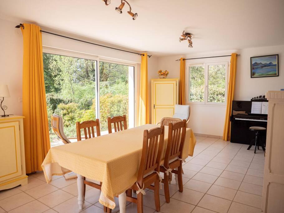 Villa Calme Avec Piscine A Greoux Zewnętrze zdjęcie